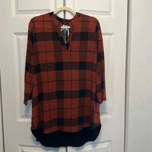 Honeyme Gabby style top. Rust and black sz XXL